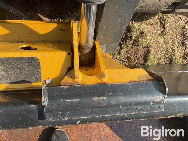2012-deere-333d-image-13