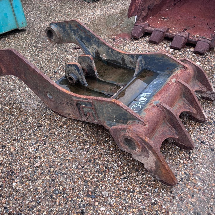 #39099 • 26IN EXCAVATOR THUMB