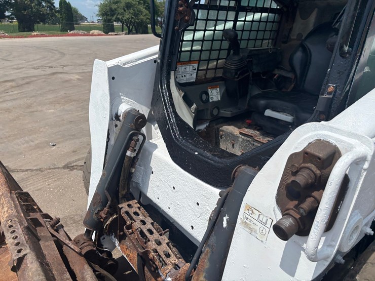 2013-bobcat-s630-image-27