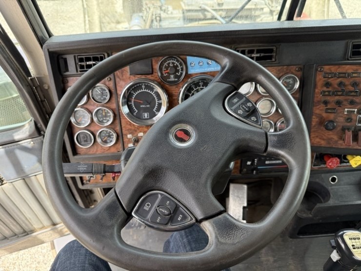 2000-kenworth-t800b-image-33