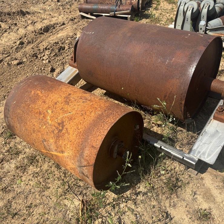 #2265 • (1) 38" and (1) 32" Return Idlers