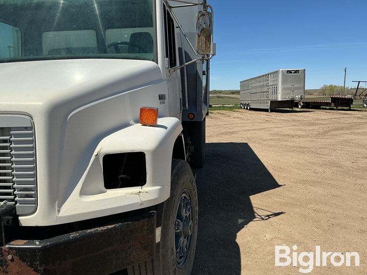 1995-freightliner-fl80-image-9