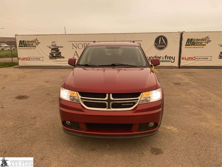 2011-dodge-journey-image-2