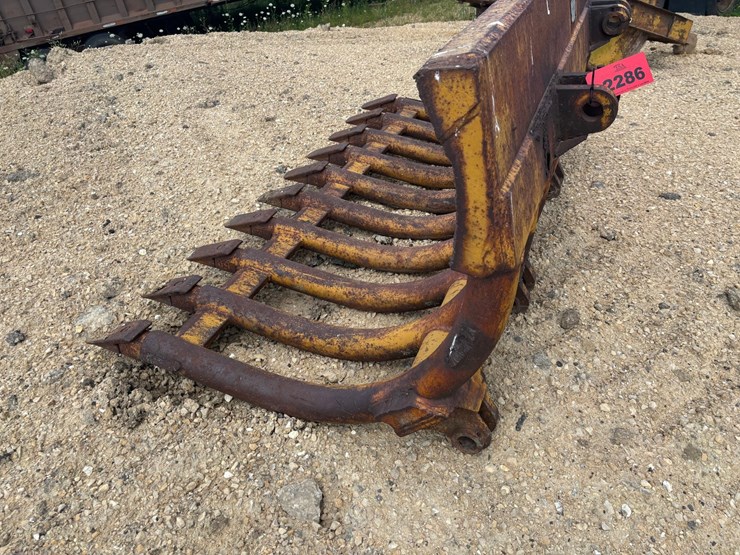 #2289-•-tractor-motor-corp-10098-8'-dozer-mounted-root-rake-image-1