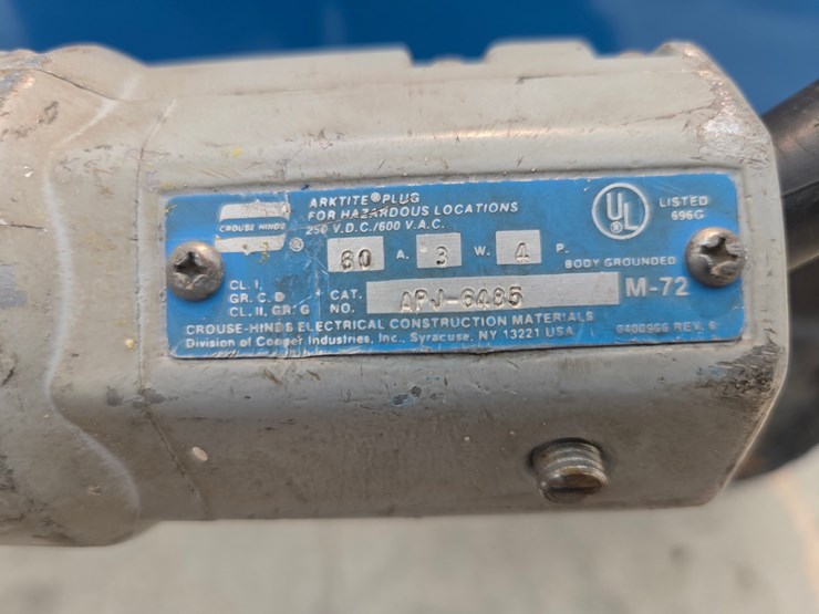 #5205-•-miller-srh-333-welding-power-source-image-10