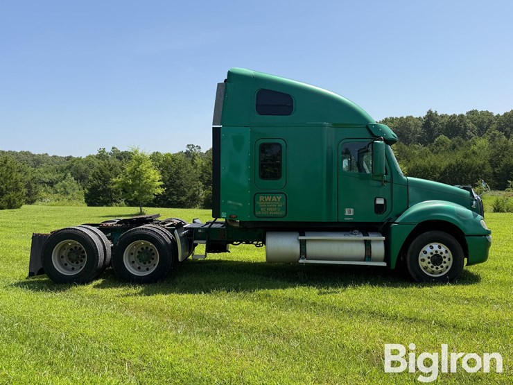 2006-freightliner-columbia-120-image-4