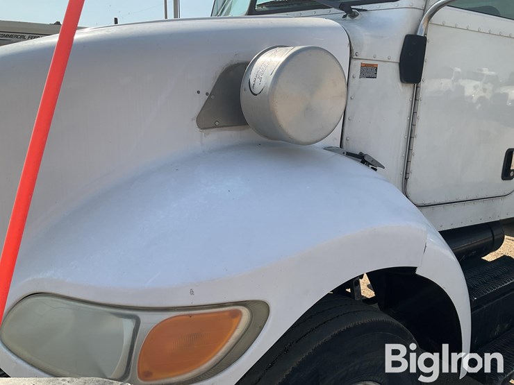 2008-peterbilt-335-image-9