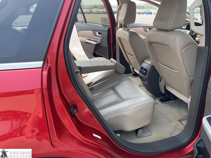 2011-ford-edge-image-18