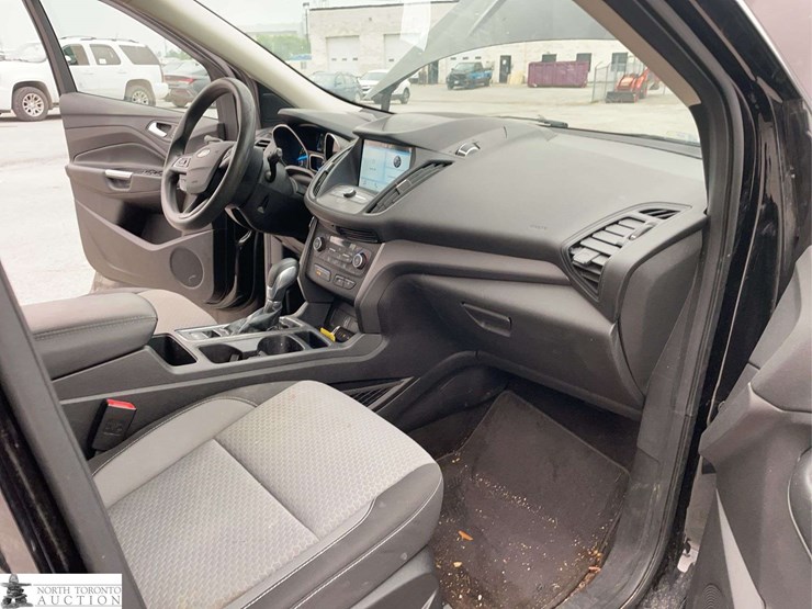 2019-ford-escape-image-18