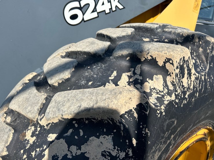 2012-deere-624k-image-79