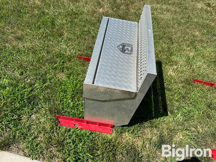 peterbilt-aluminum-step/battery-box-image-8
