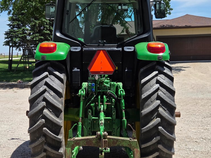 2014-john-deere-6140m-image-6