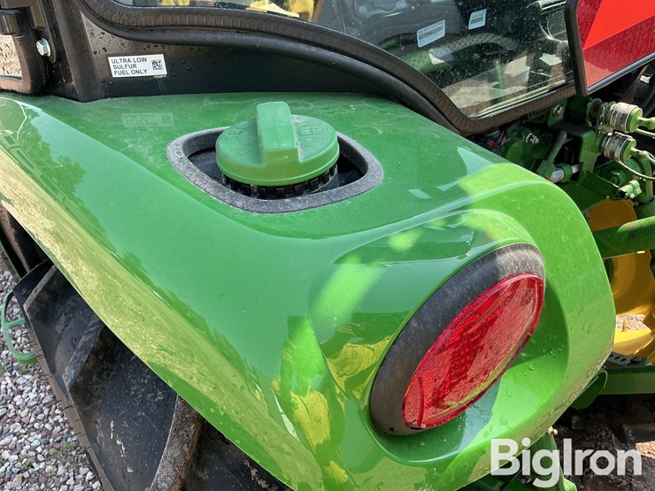 2024-john-deere-3046r-image-12