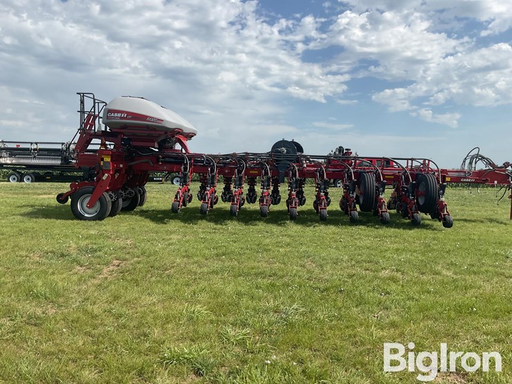 2024-case-ih-2150-image-4