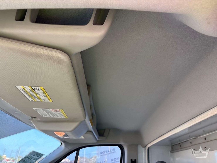 2015-ford-transit-image-18