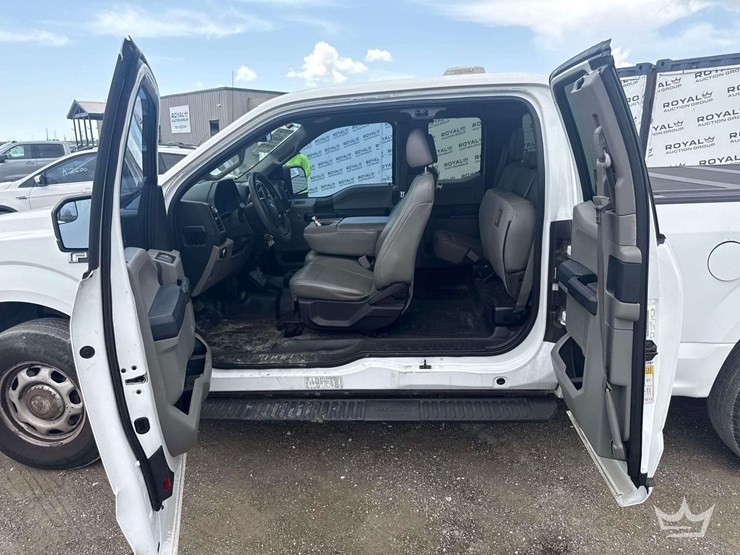 2015-ford-f150-image-25