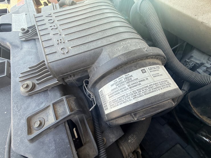 2004-chevrolet-3500-image-59