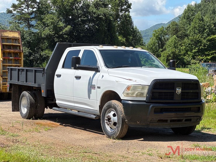 2012-dodge-3500hd-image-1