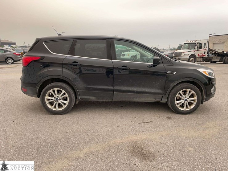 2019-ford-escape-image-4