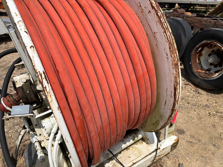 #2282-•-hose-reel-on-mount-image-5