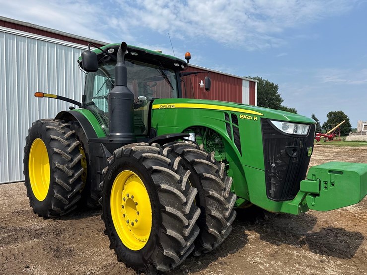 2014-john-deere-8320r-image-1