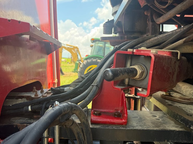 2014-case-ih-470-image-81