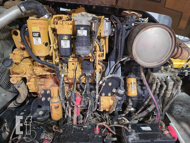 2013-caterpillar-tl1055c-image-22