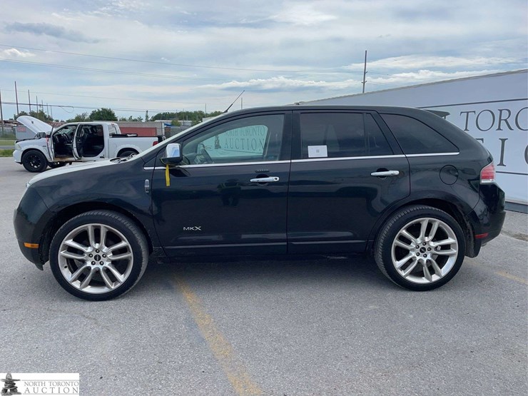 2010-lincoln-mkx-image-8
