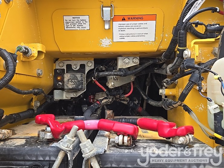 2023-komatsu-d61pxi-24-image-28