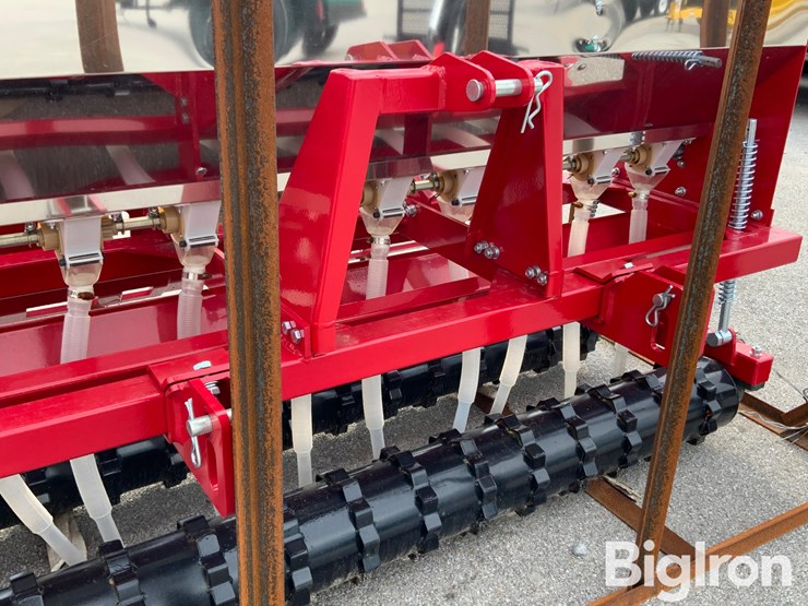 2025-massey-ferguson-730-image-19