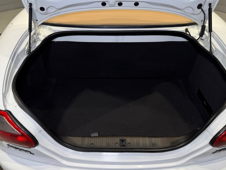 #1516-•-1997-jaguar-xk8-convertible-image-76
