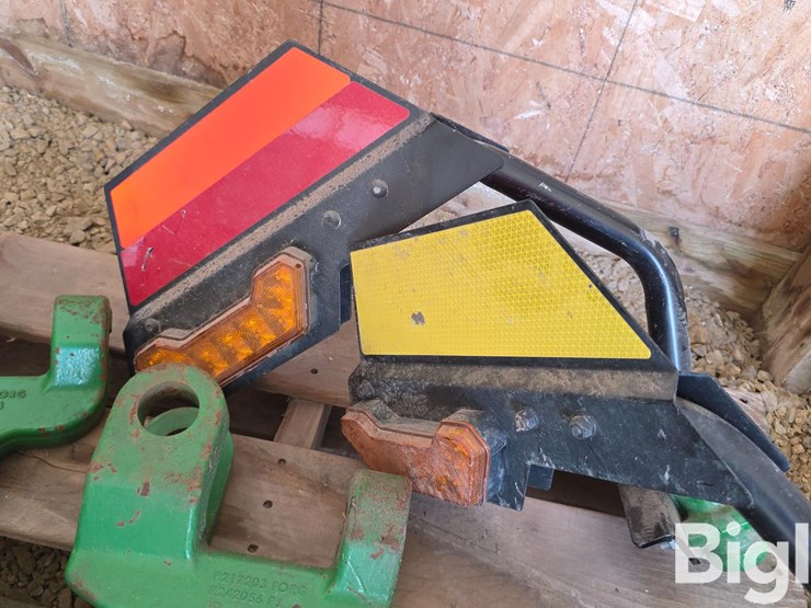john-deere-hitch-parts,-pins,-&-safety-lights-image-12