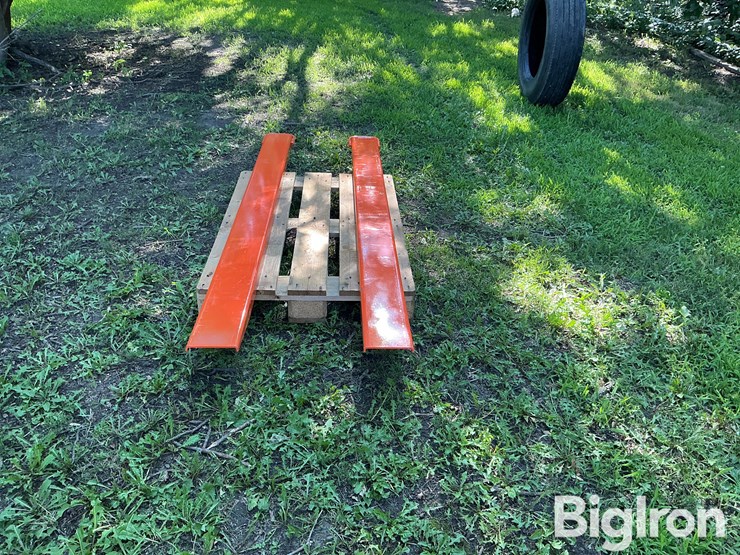 82”-skid-steer-fork-extensions-image-2