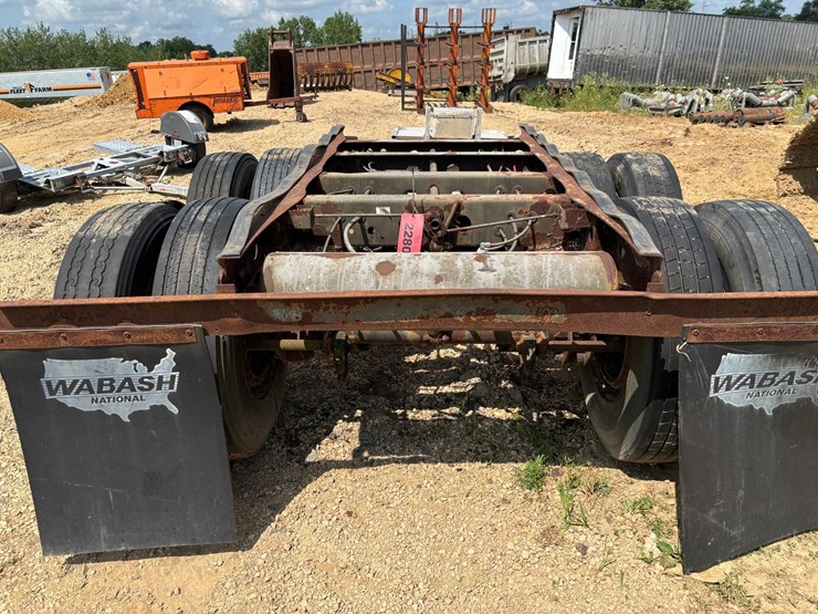 #2280-•-set-of-tandem-axles-image-2