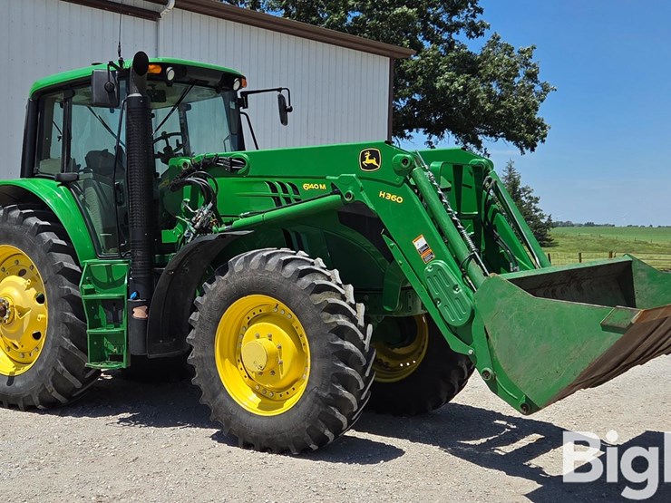 2014-john-deere-6140m-image-3