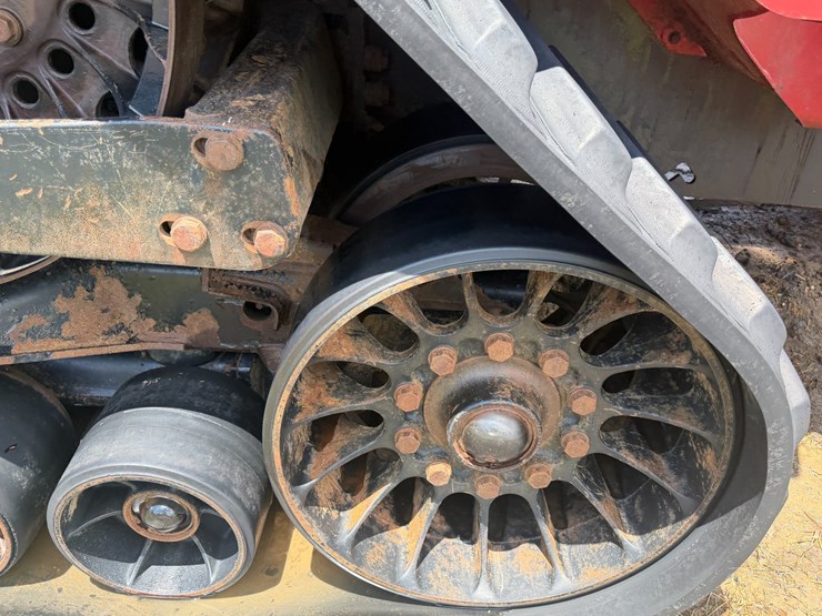 2014-case-ih-470-image-17