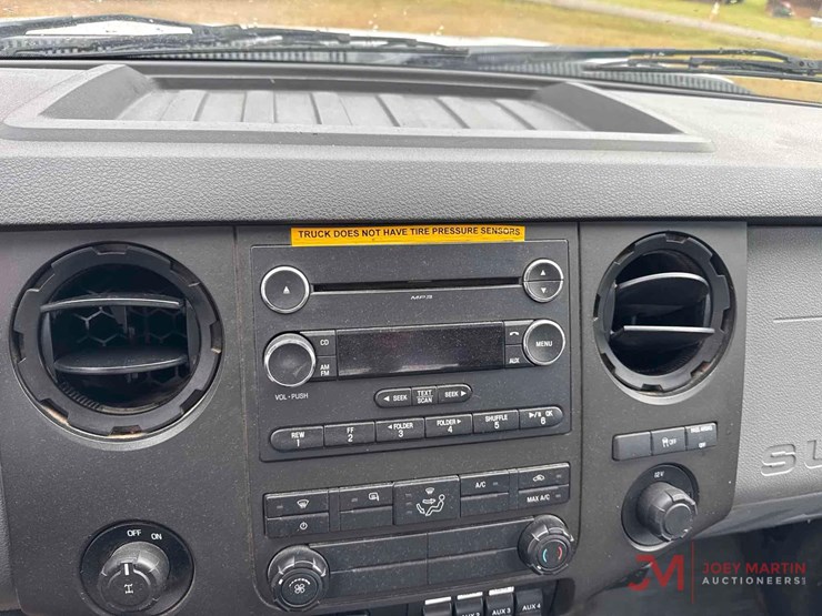 2016-ford-f350-xl-image-32