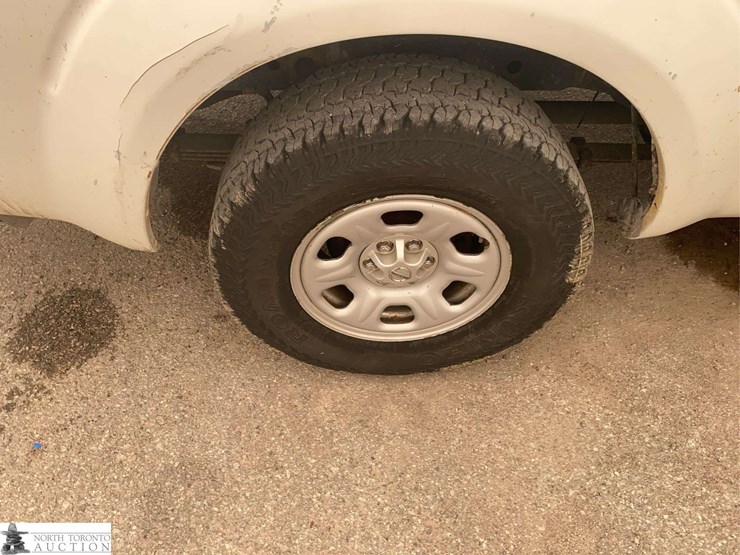 2014-nissan-frontier-image-23