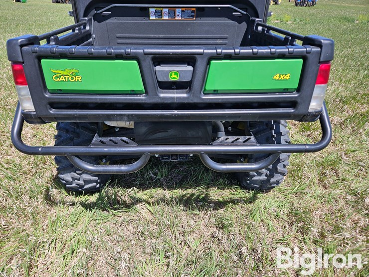 2022-john-deere-gator-image-12