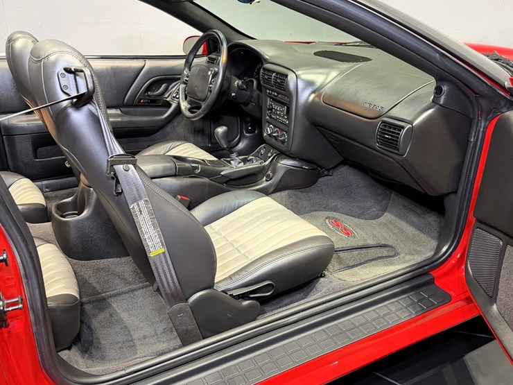#1517-•-2002-chevrolet-camaro-ss-image-65
