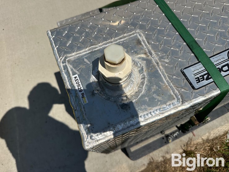 deezee-portable-aluminum-fuel-tank-image-17