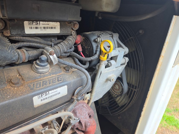 #1801-•-2016-altec-towable-wood-chipper-image-40