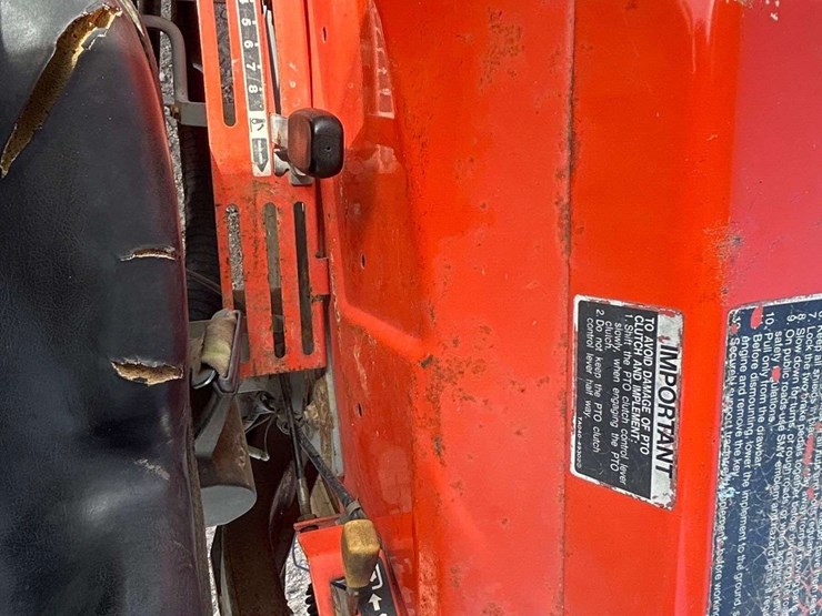 2002-kubota-l4300e-48hp-utility-tractor-w/-sweeper-and-box-blade-ripper-image-27
