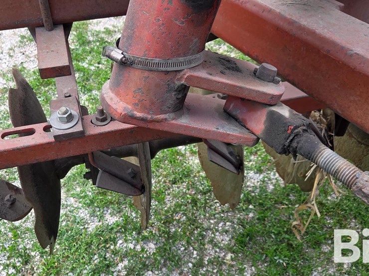 massey-ferguson-820-image-15
