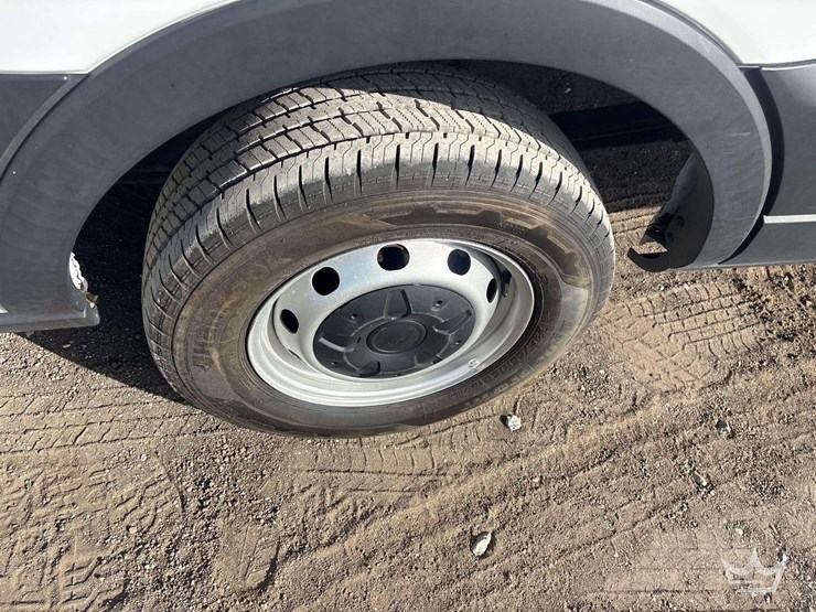 2019-ford-transit-image-19