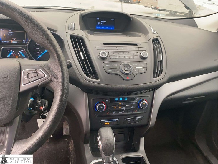 2018-ford-escape-se-image-12