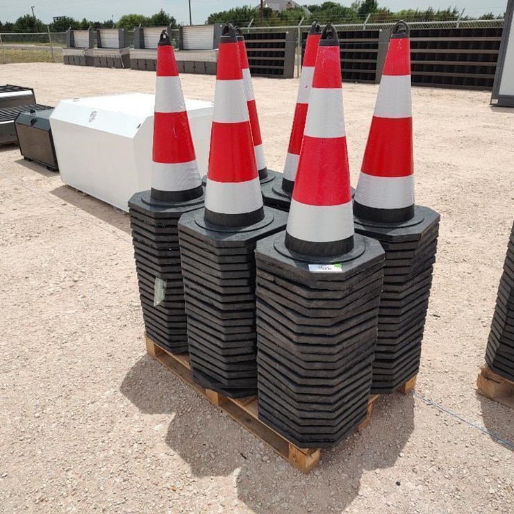 (125) Safety Traffic Cones