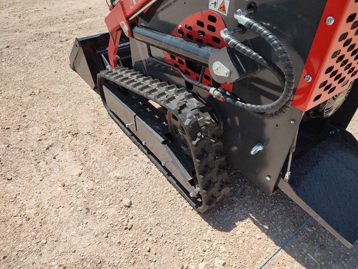 2026-agt-industrial-ysrt14-stand-on-mini-skid-steer-loader-image-10