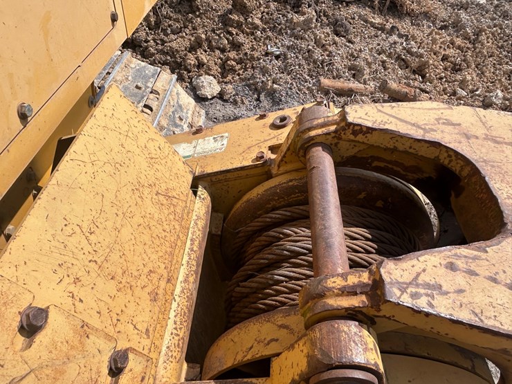 2009-deere-750j-lt-image-19