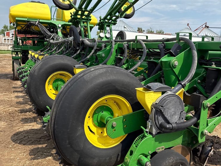 2006-john-deere-1770nt-image-7